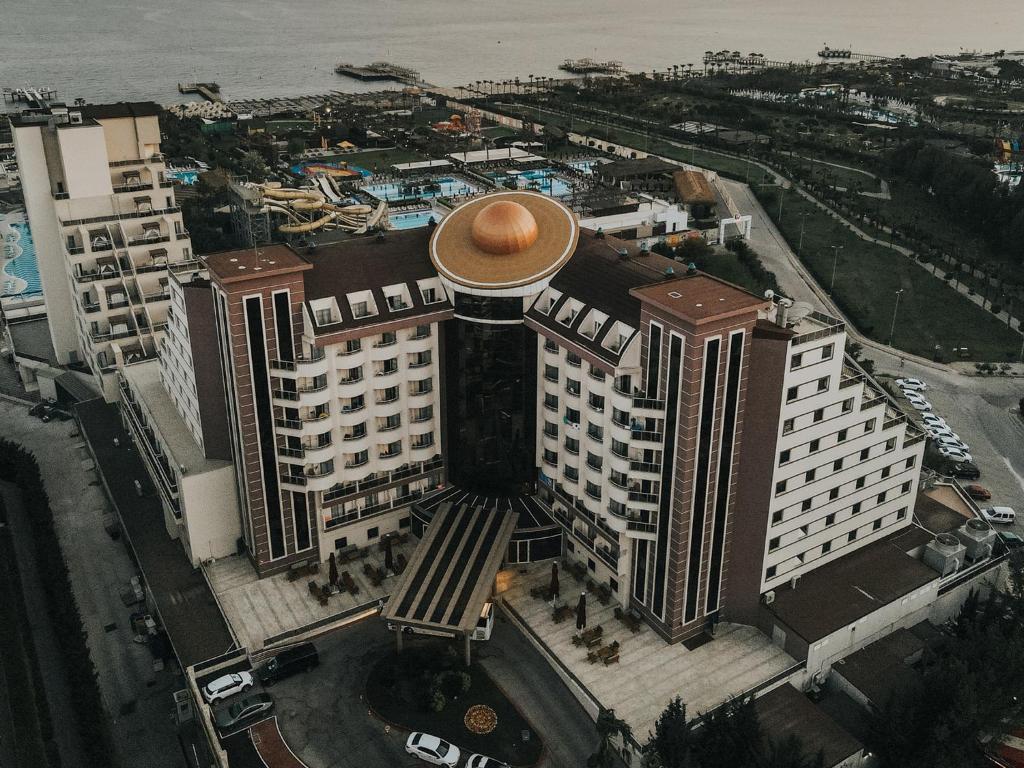 Saturn Palace Resort