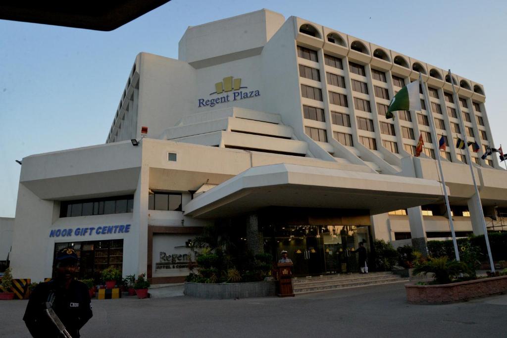 Regent Plaza Hotel & Convention Center